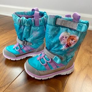 FROZEN made to play winter sneaker boots